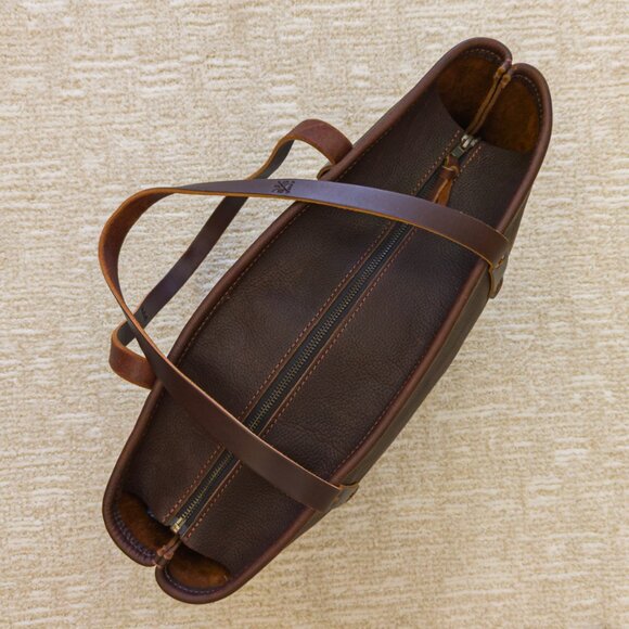 GFG Large Avery Tote Deluxe — Mocha Full-Grain Leather, Zipper Top, Rare Version - Picture 2 of 14